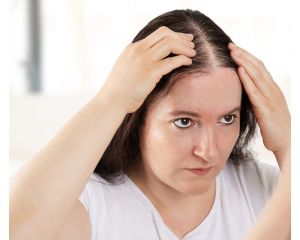 Випадіння волосся: чому це відбувається і як повернути густоту локонам Випадіння волосся: чому це відбувається і як повернути густоту локонам