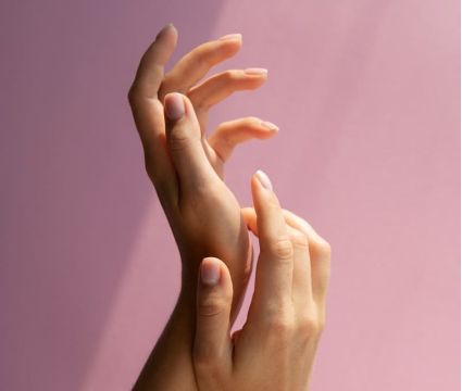 Які інгредієнти найкраще зволожують і відновлюють шкіру рук