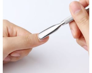 Манікюр для чутливої кутикули: безпечні методи