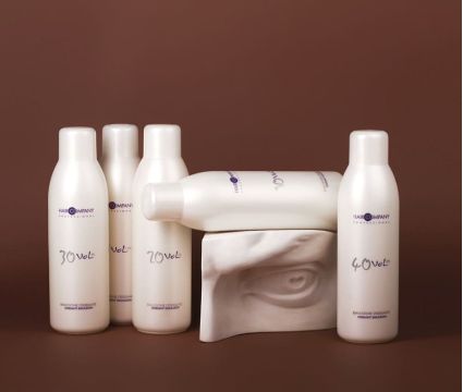 Окисник 1.5/3/6/9/12%: який для чого та як зробити ідеальний вибір