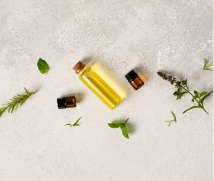 Масла для кутикули та нігтів: яке краще вибрати?