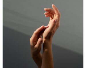 Органічні засоби для зняття лаку: здоров'я нігтів без шкоди від ацетону