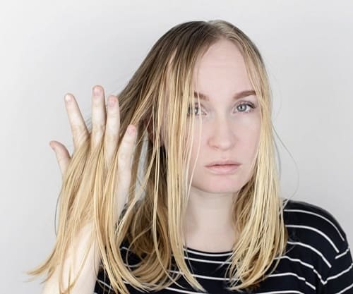 Чому волосся втрачає об'єм?