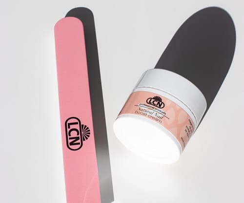 Домашний уход LCN для тонких ногтей