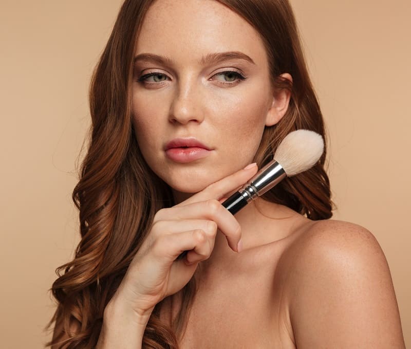 Бронзатор чи скульптор: у чому різниця і що вибрати