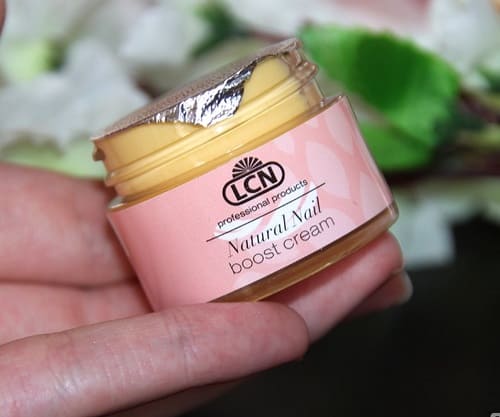 LCN PROFESSIONAL ПИТАТЕЛЬНЫЙ КРЕМ ДЛЯ ПОЛИРОВКИ И ЗАПЕЧАТЫВАНИЯ НОГТЕЙ С ПРОТЕИНАМИ И КЕРАТИНОМ LCN NATURAL NAIL BOOST CREAM (36931)