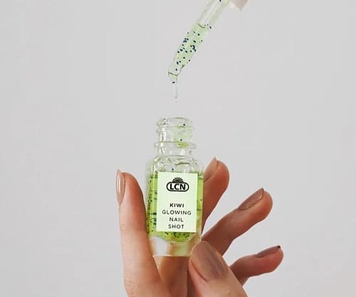 LCN PROFESSIONAL ЗВОЛОЖУЮЧА СИРОВАТКА ДЛЯ НІГТІВ З КІВІ LCN NAIL CARE KIWI GLOWING NAIL SHOT (92560)