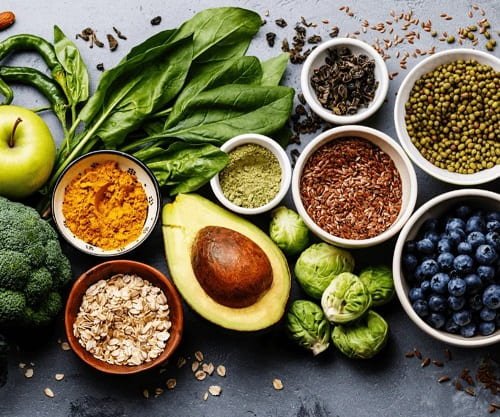 Харчування та вітаміни для росту нігтів