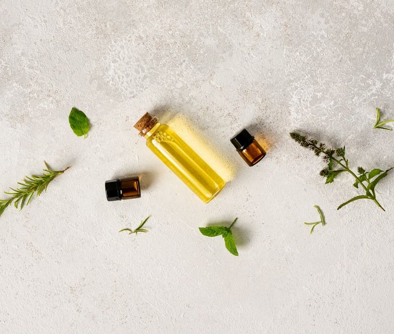 Масла для кутикули та нігтів: яке краще вибрати?