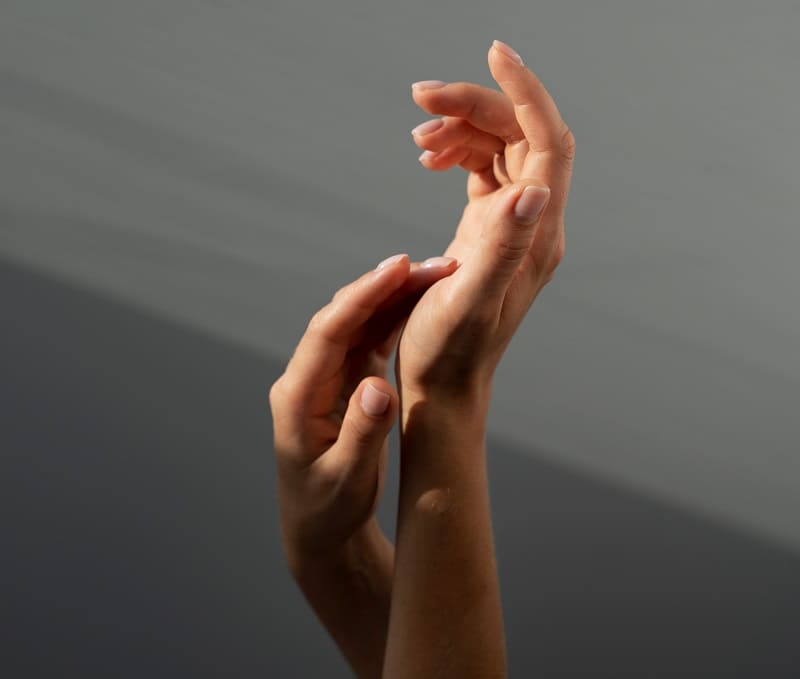 Органічні засоби для зняття лаку: здоров'я нігтів без шкоди від ацетону