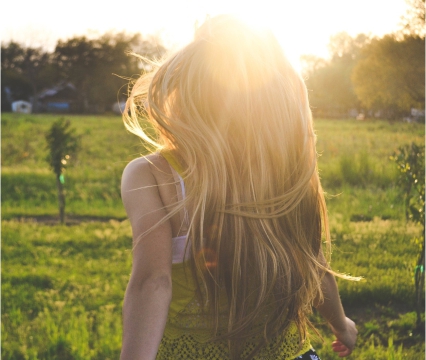 Як захистити волосся у спеку?